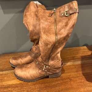 Women’s Boots-7.5